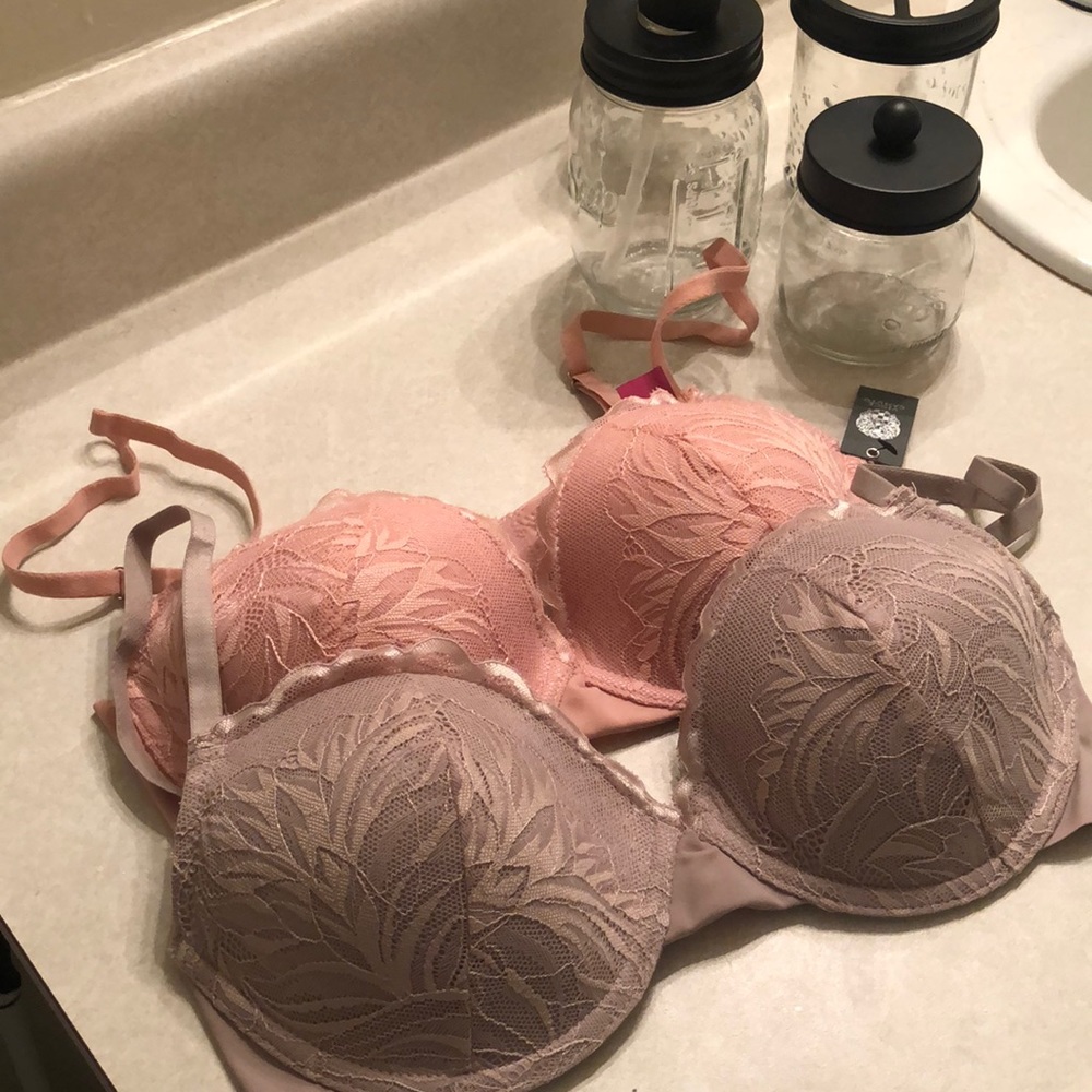 Two NWT Vince Camuto 34C Stylish Tshirt Bras